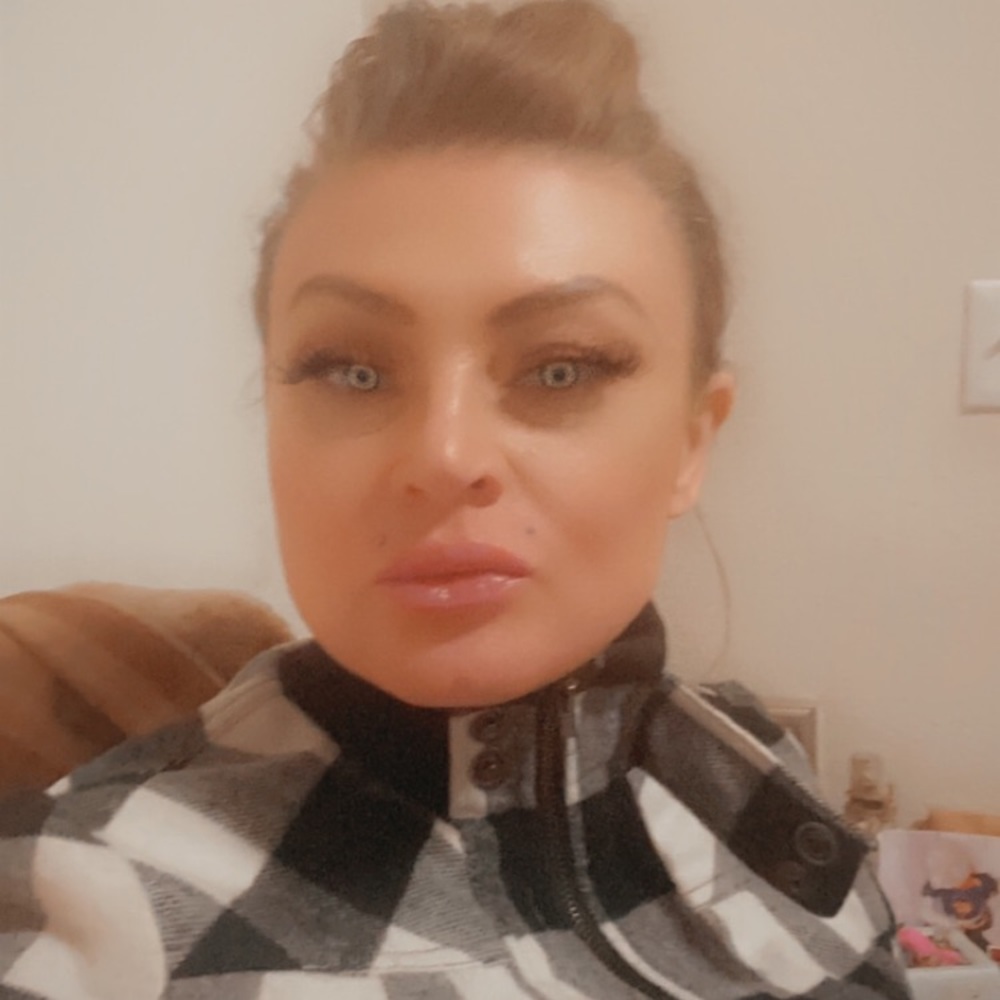 Meet your Posher, Nicolette 🌺